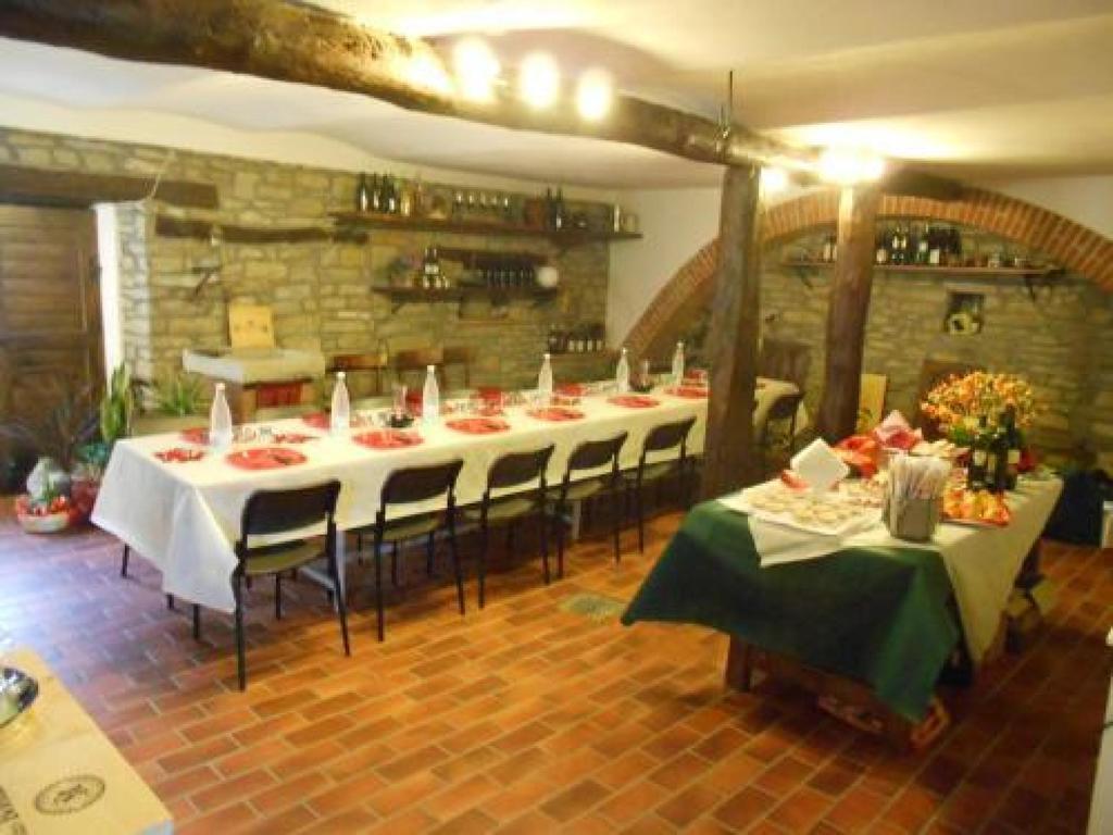 Il Grappolo In Langa Villa Monastero Bormida Exterior photo